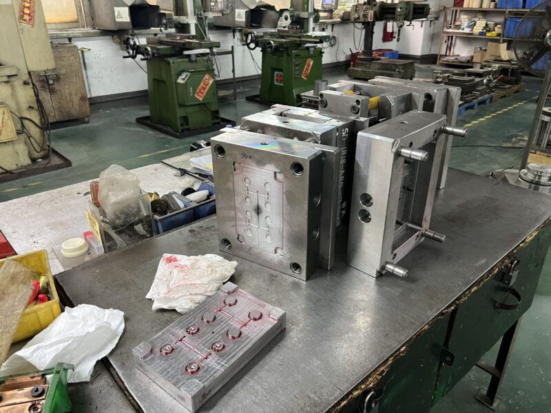 플라스틱 사출 및 성형